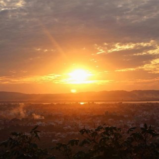Jour 56 : Balades à vélo dans Mandalay et coucher de soleil depuis la colline 🇲🇲🌄