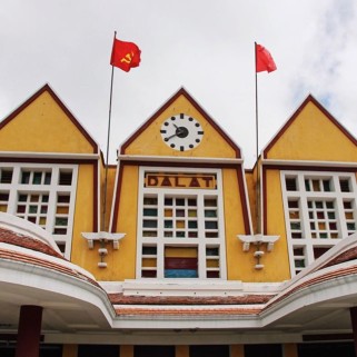 Jour 95 : 🌙🚌 Ho Chi Minh Ville ➡️ Dalat et visite de la ville 🇻🇳🏫